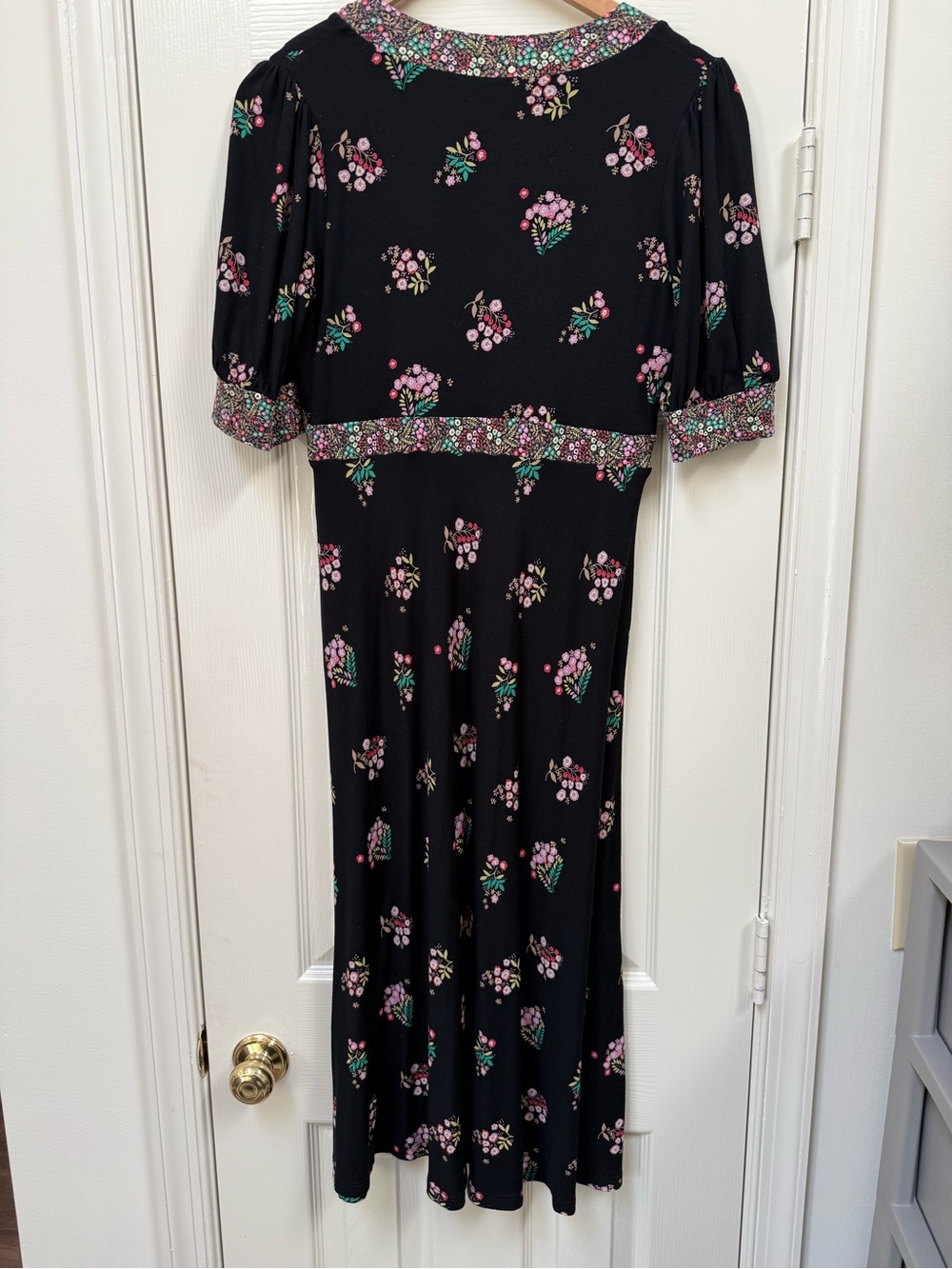 Boden Short Puff Sleeve Eva Jersey Midi A-line in Black w Floral Trim Size 12R - Picture 2 of 6